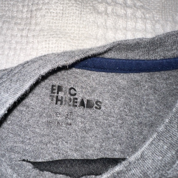 ⭐️3/$15 Epic Threads | EUC Roar-some TRex t-shirt with embroidered design - Picture 4 of 4